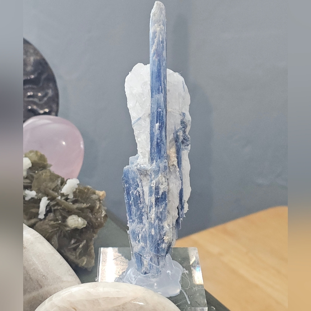 Kyanite On Quartz